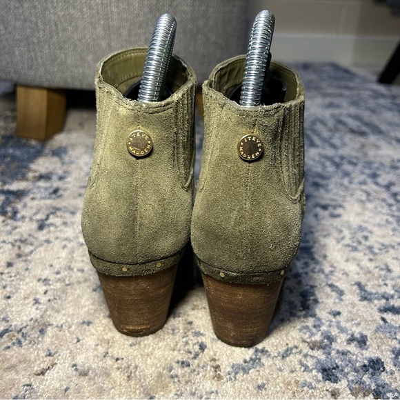 Steve Madden Olive Green Tipler Suede Heeled Ankle Boots Size 5.5 - Picture 6 of 11